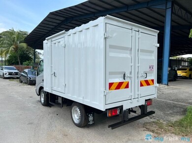 bonded-container-box-lorry-no-tail-lift